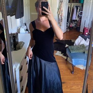 Evan Picone Black and White Fitted Tank Top